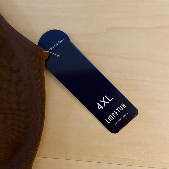 EMPETUA Size 4X Chocolate Scoop Neck Cami Shapewear. - Picture 11 of 11